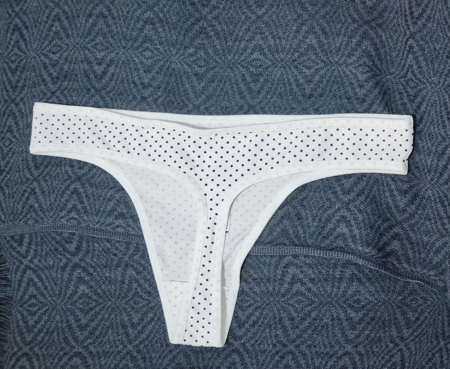 Tanga Brasilera Blanco Puntos negros