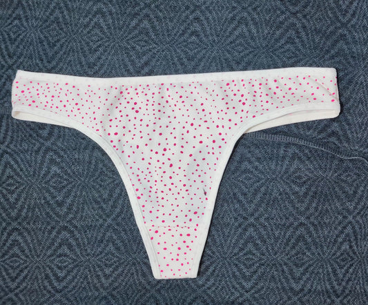 Tanga Brasilera Blanco puntos fucxia
