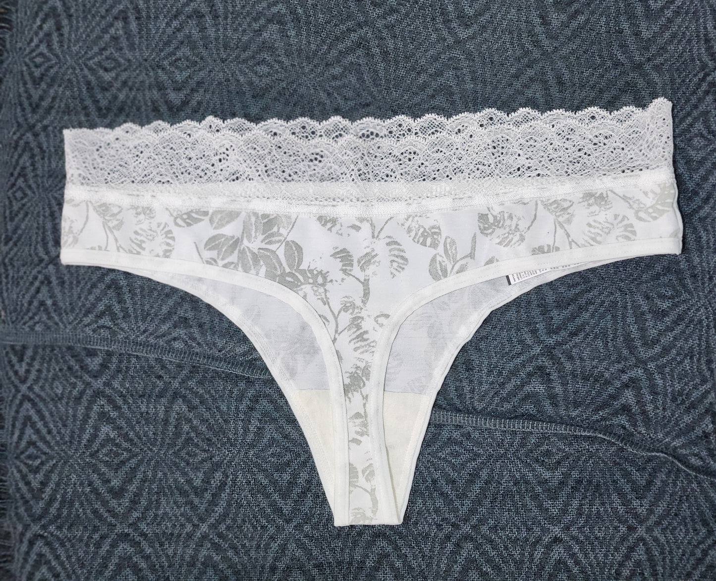 Tanga Brasilera Blanco Hojas – Spica