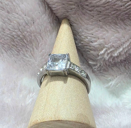 Anillo Camila
